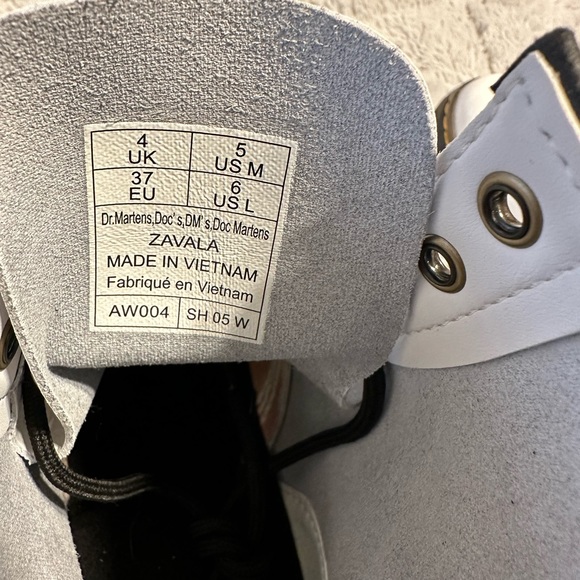 New Dr. Martens Zavala Combat Boots White Patent Leather Women’s Size 6 - Picture 9 of 11